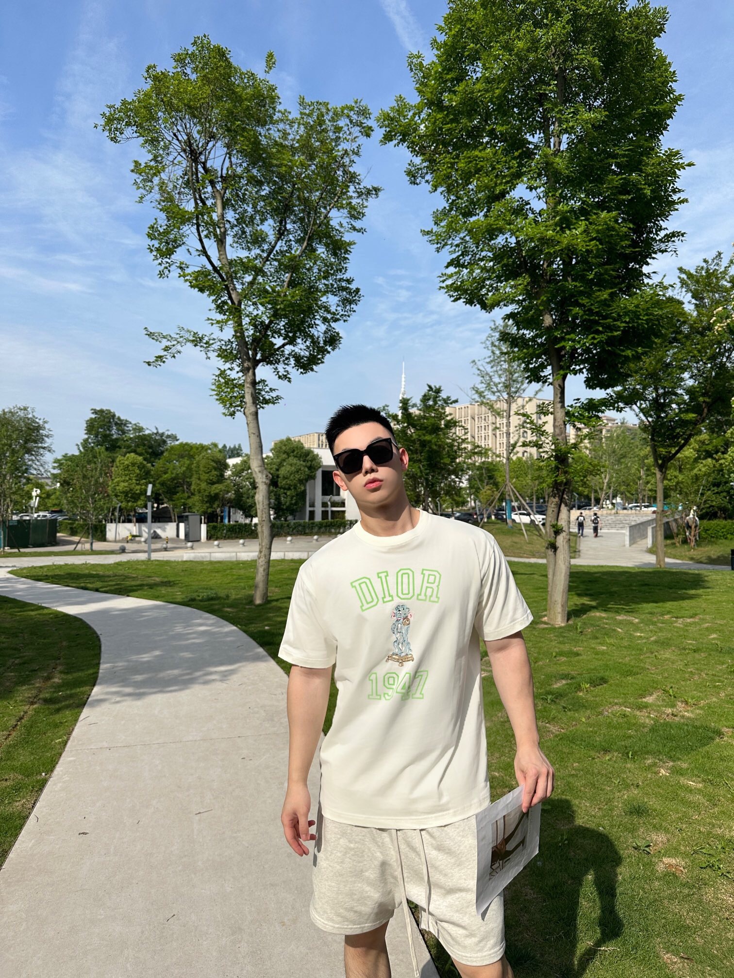 P259 小狗植绒短袖 米黄色 · image 17