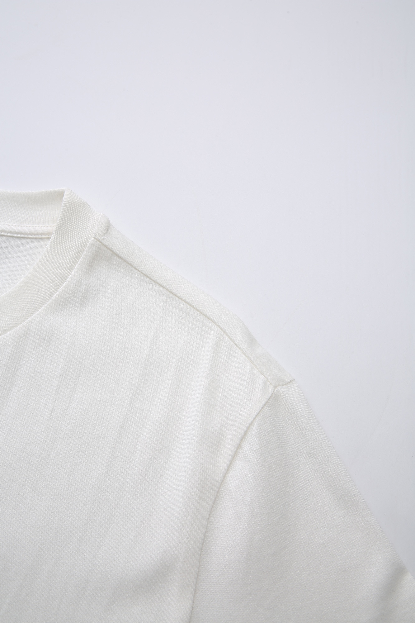 P269 植绒三花T恤白色 · image 13