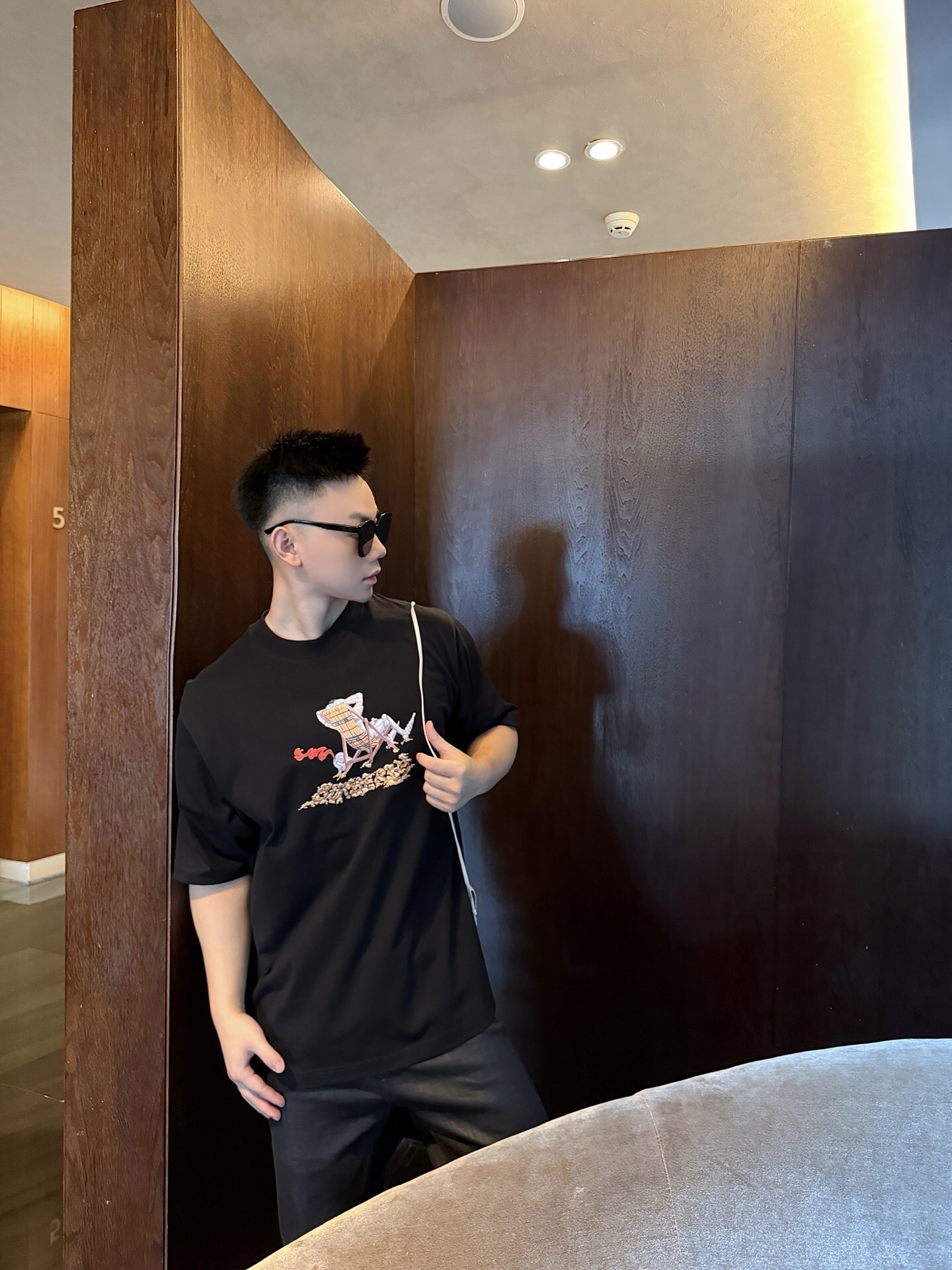 P219 沙滩骑士黑色T恤 · image 16