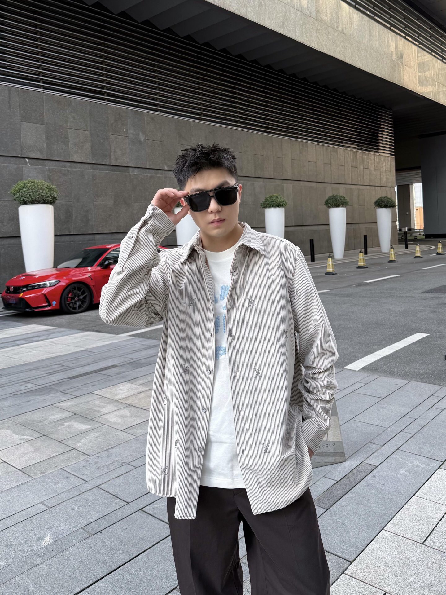 P529 Hot pressed loose fitting shirt · image 16